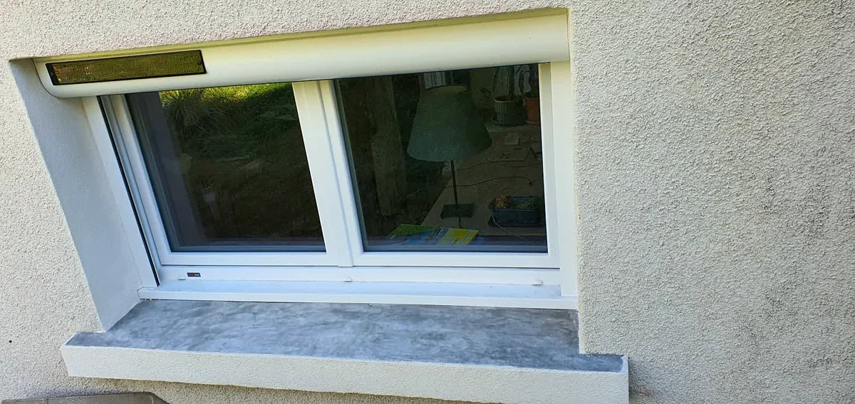 Fenêtre neuve avec appui maçonné fini